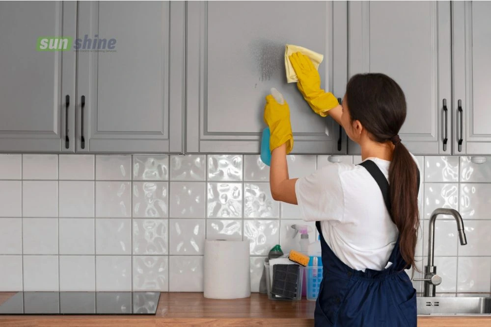 Kitchen cupboard cleaning tips in Riyadh