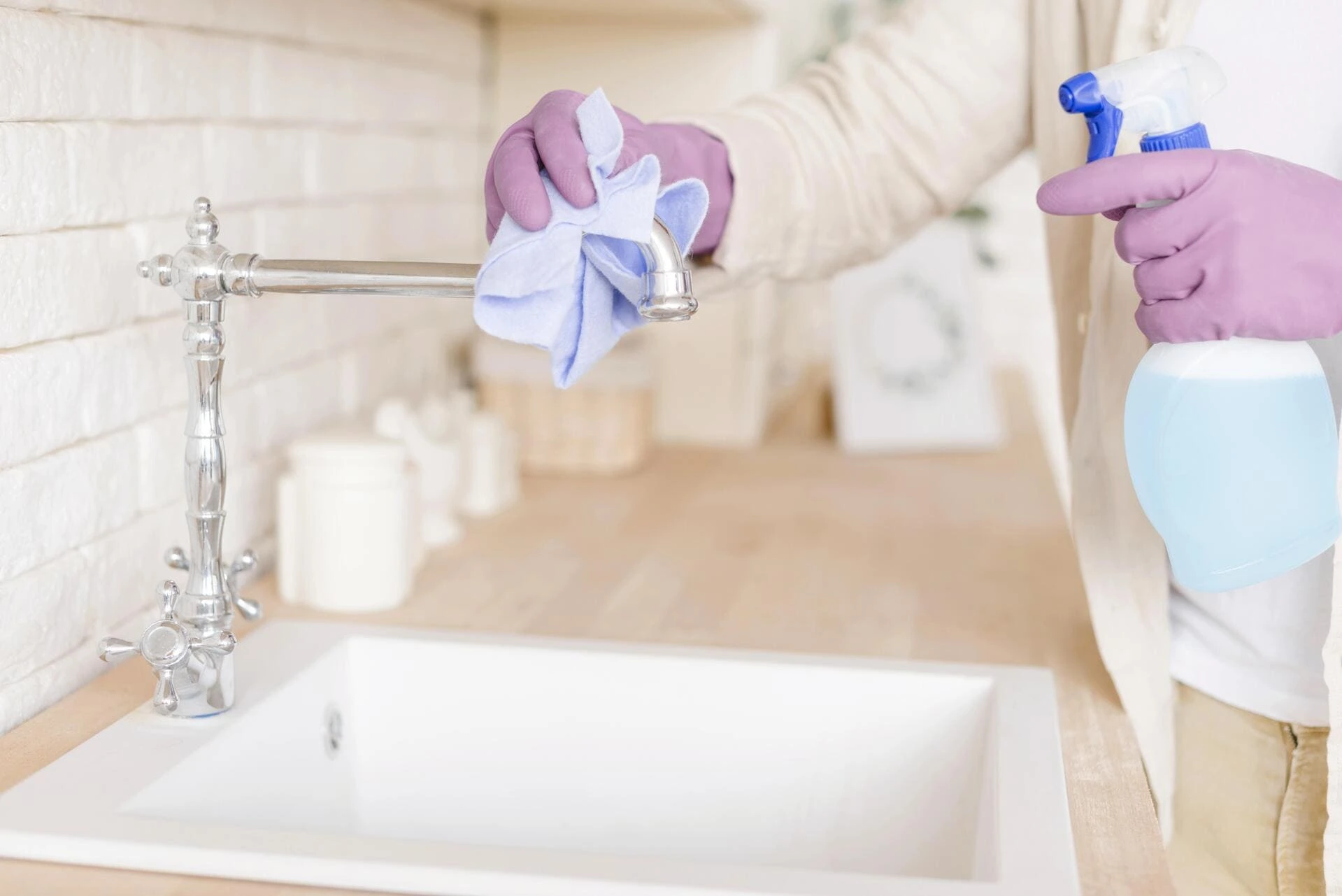 kitchen sink cleaning